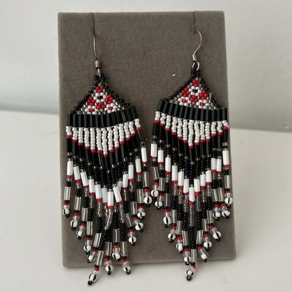 Beaded earrings - Picture 2 of 4